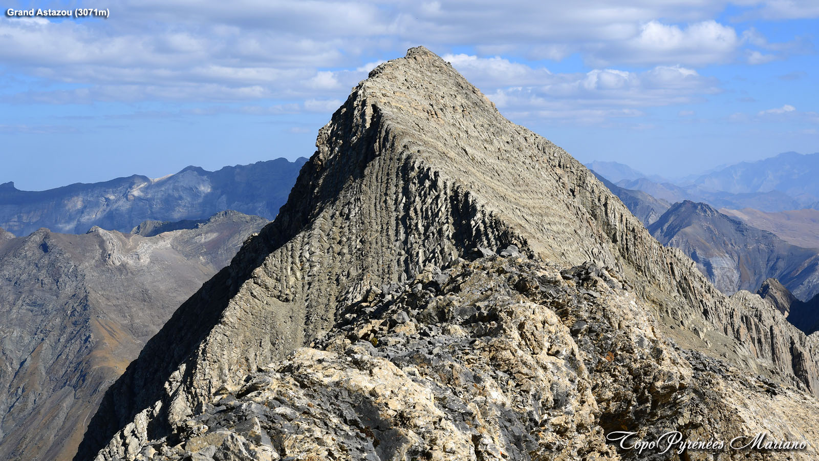 Les Astazous (3071m) en Aller/retour par les rochers blancs