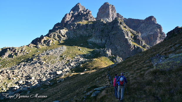 Escalade-Petit-Pic-d-Ossau-2807m_025