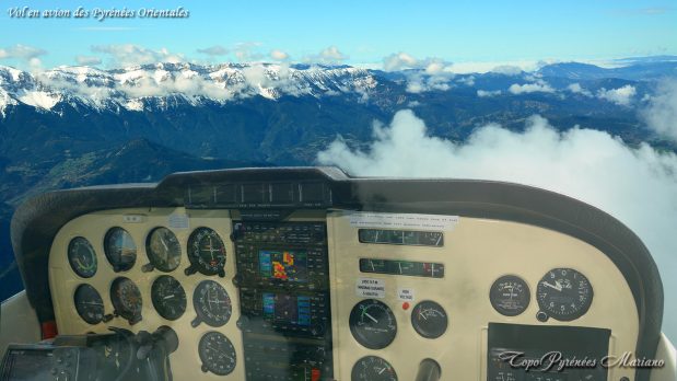 Vol-en-Avion-des-Pyrenees-Orientales_000