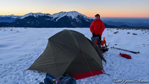 Pyrénées : le bivouac sans tente et en hiver ? A 25 ans, il prouve que c'est