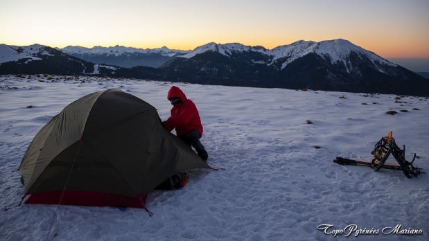 Pyrénées : le bivouac sans tente et en hiver ? A 25 ans, il prouve que c'est